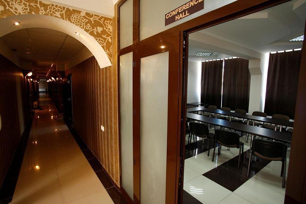 Iris 4* Chişinău