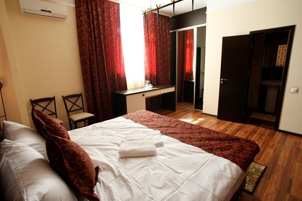 Iris 4* Chişinău